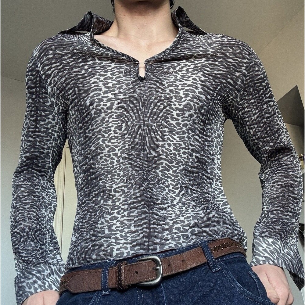 Women’s Ribbed Black/white Leopard Print V Neck Pierced Collared Shirt Sz M